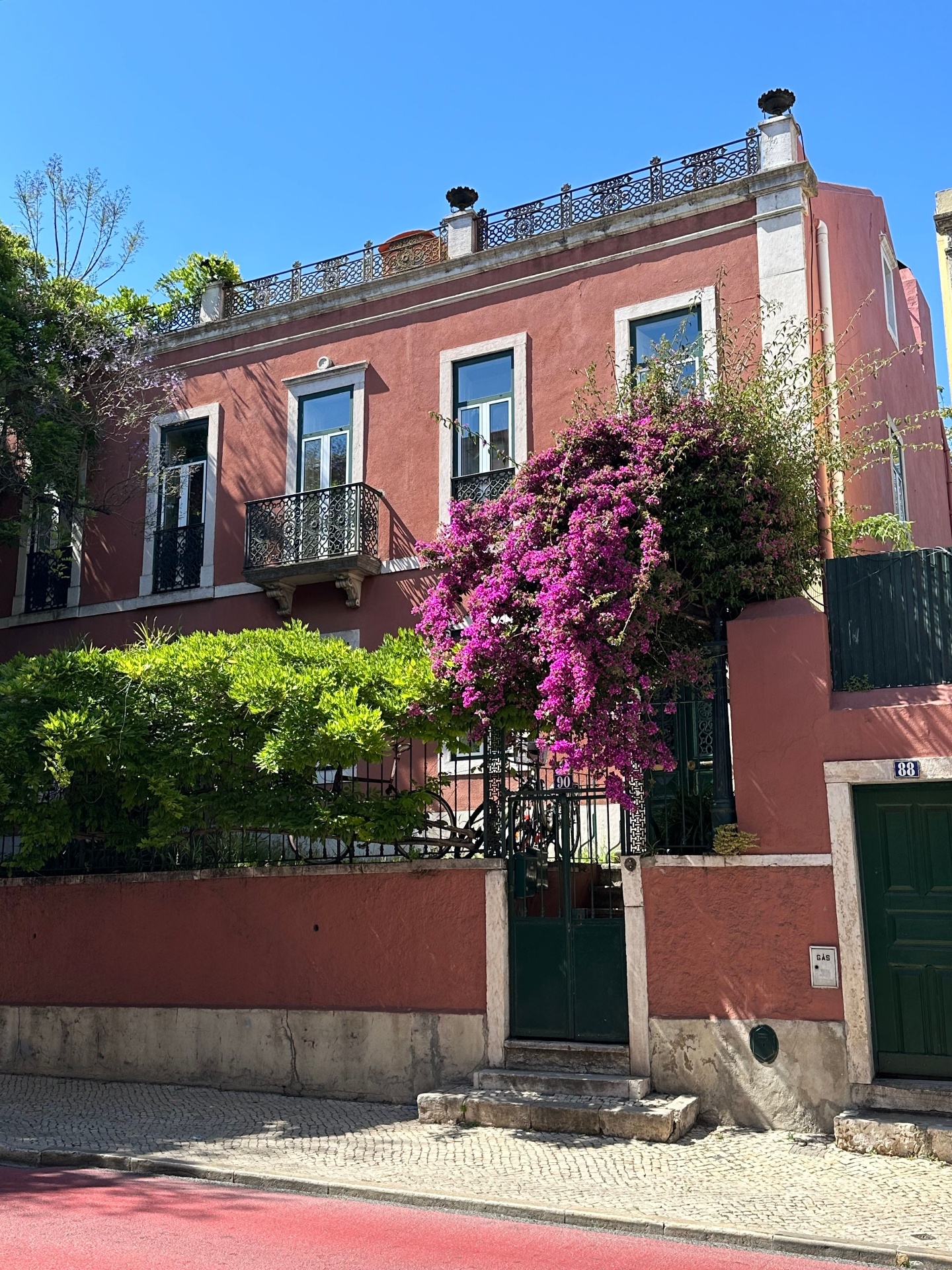 Lapa & Santos neighbourhood in Lisbon